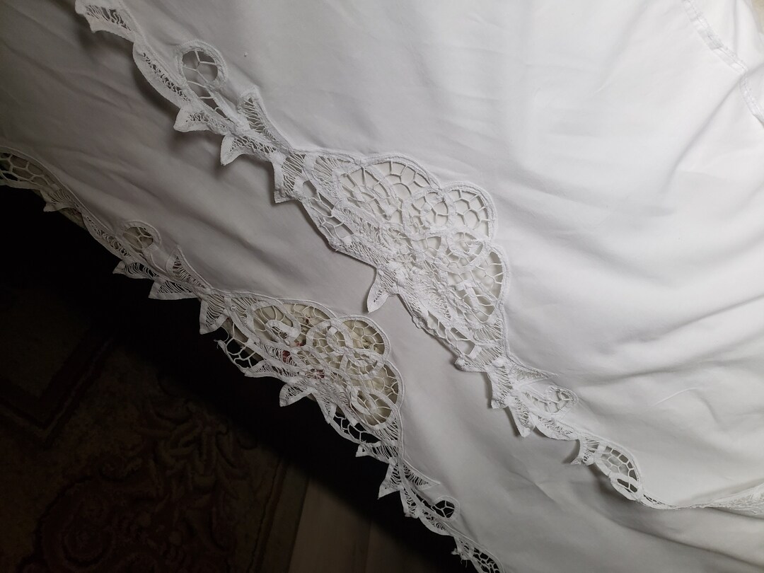 Bed Skirt.. BATTENBURG Lace... DOUBLE Size Etsy Canada