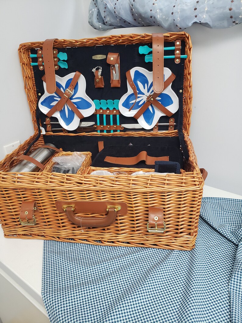 Wicker PICNIC Basket image 3