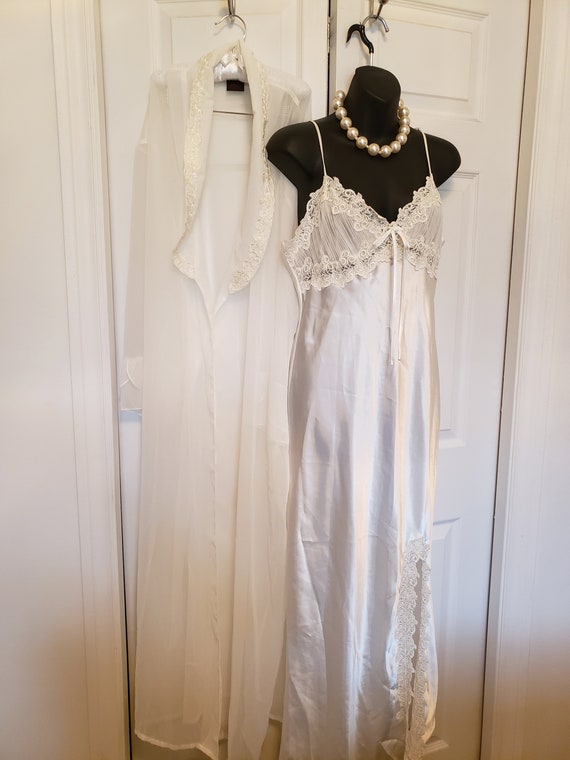 White Sheer/Satin Nightgown SET - image 4