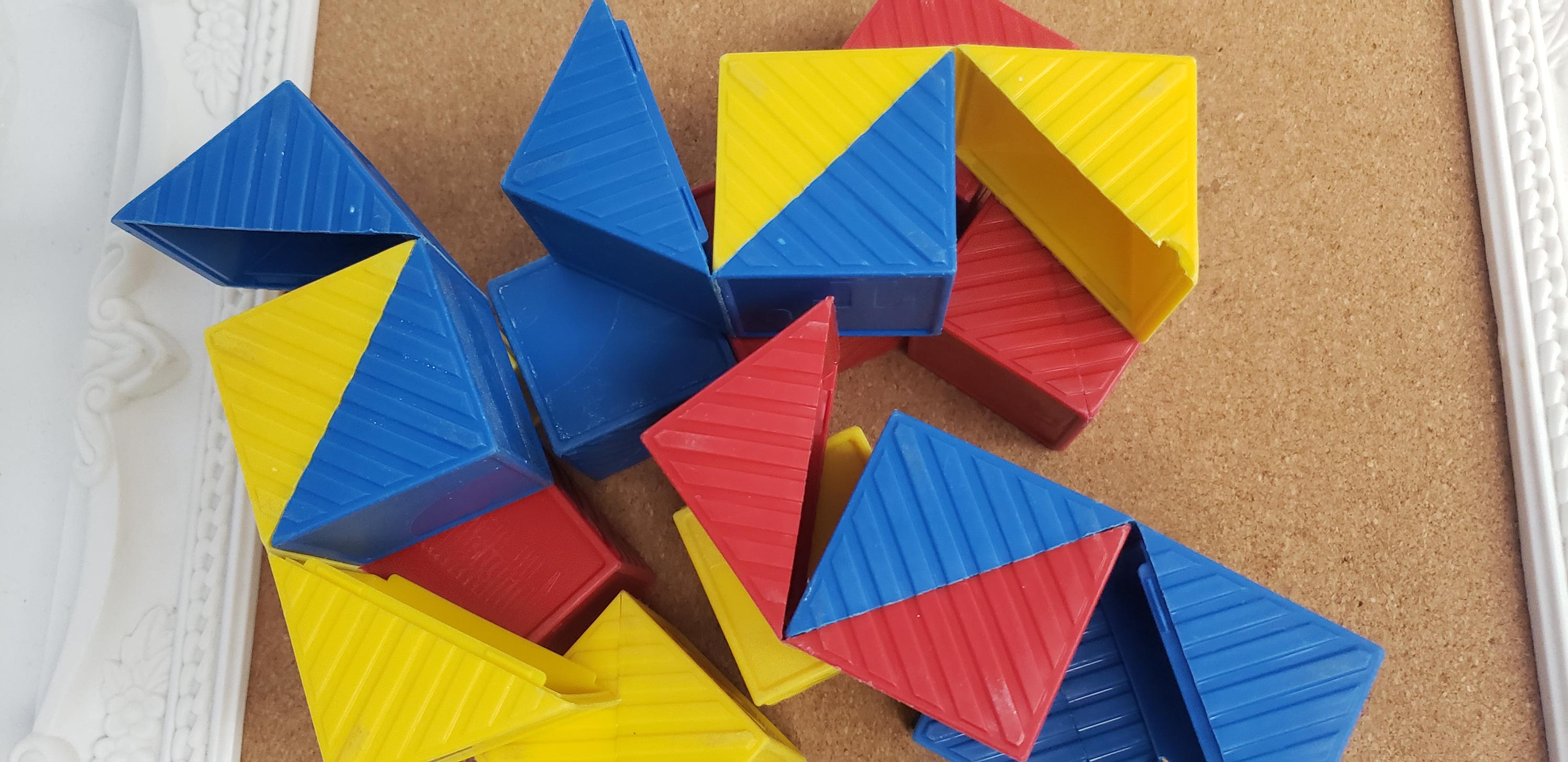 Vintage Tupperware Alphabet Blocks, 15-piece Snap-close Toy - Etsy