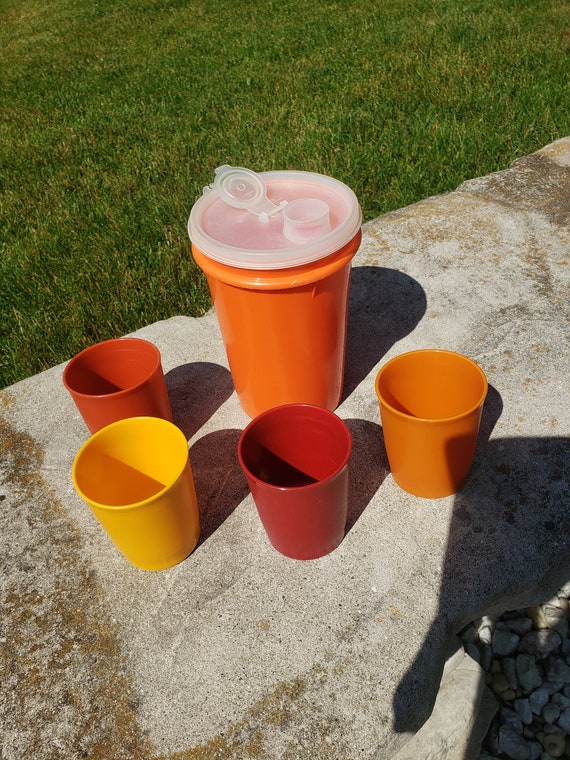 Tupperware Becher mit Behälter