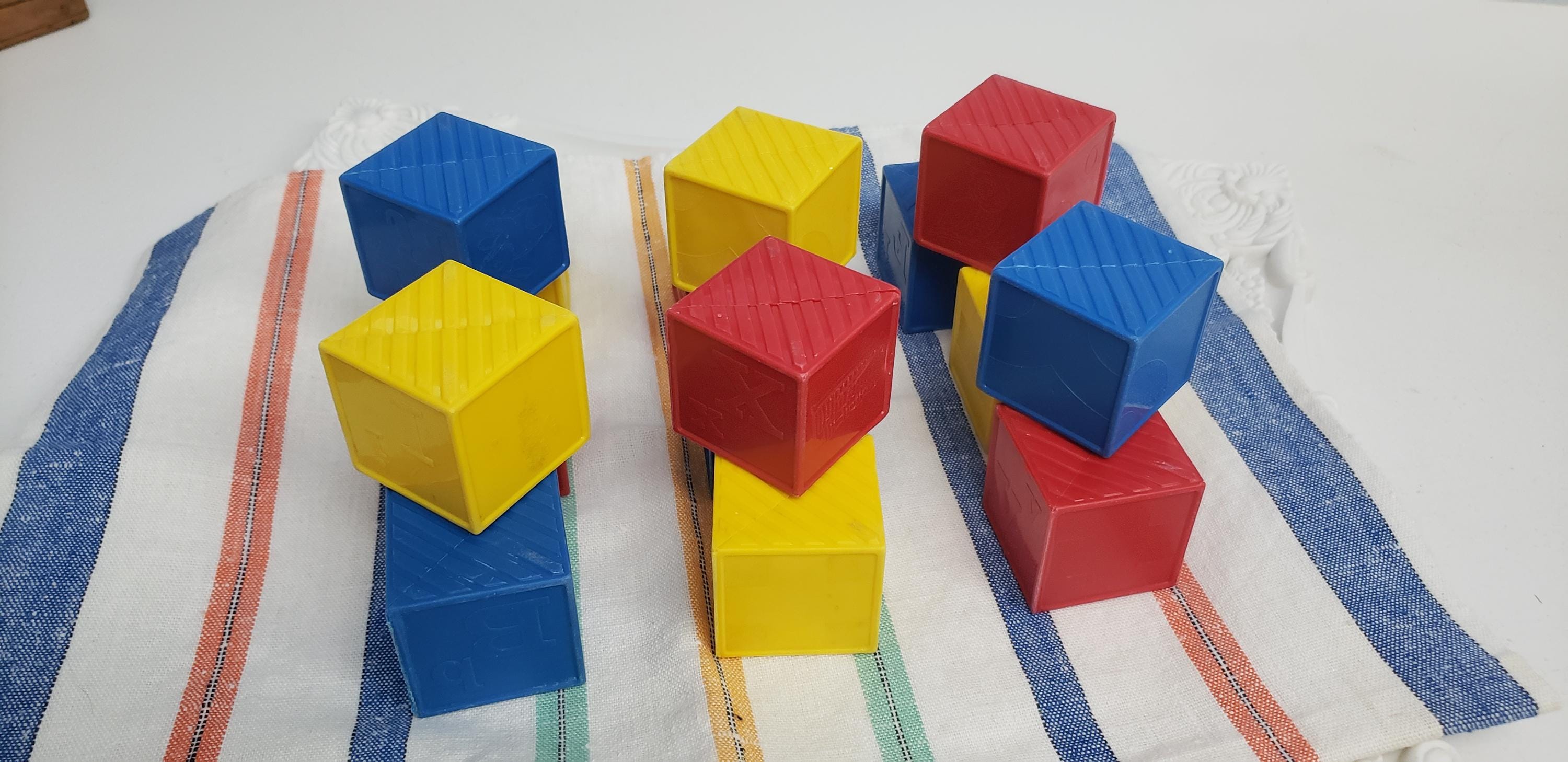 Vintage Tupperware Alphabet Blocks, 15-piece Snap-close Toy - Etsy