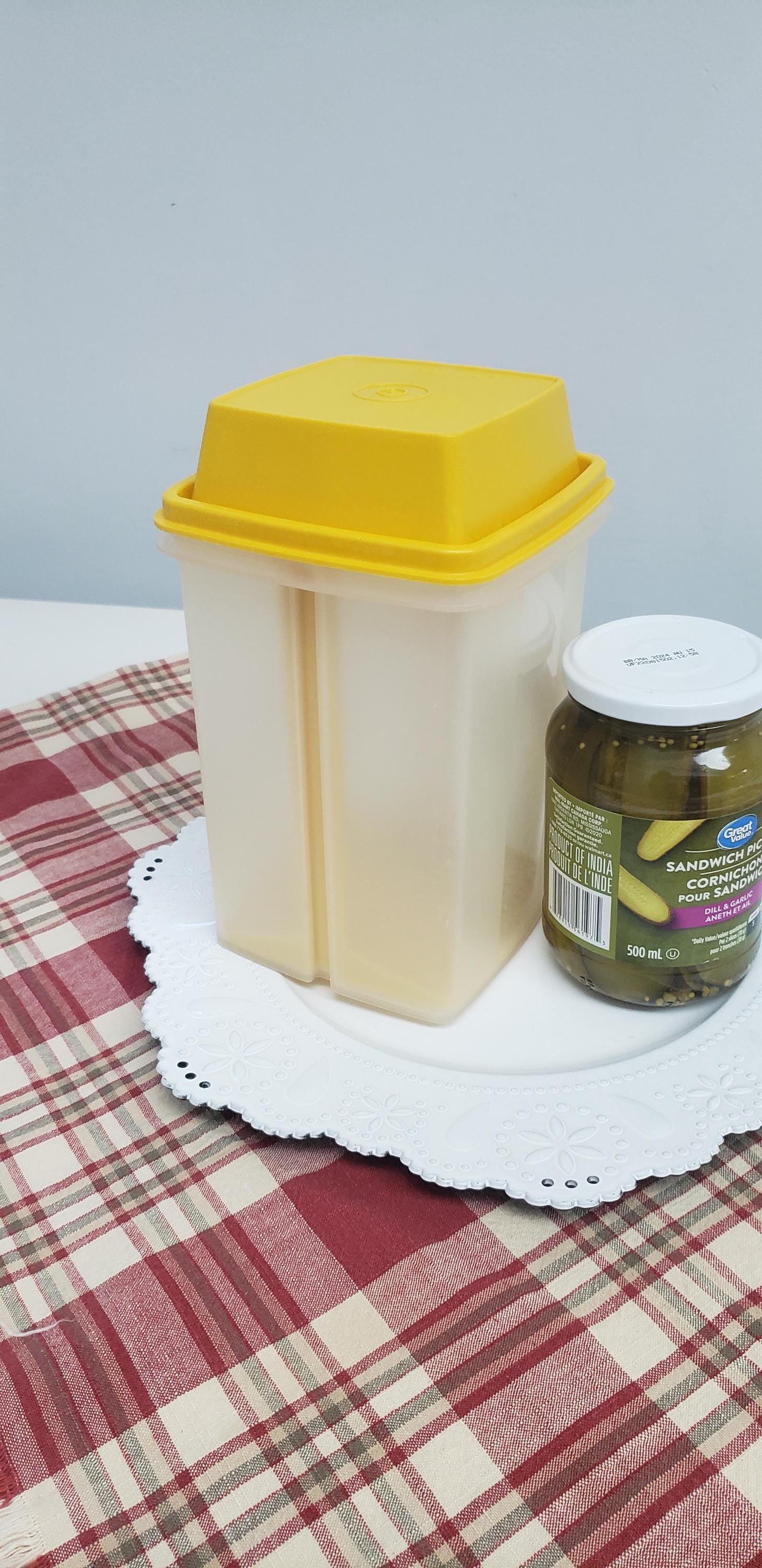 Tupperware Grande boîte carrée pour conserver les cornichons 8 tasses / 2 l Lavande