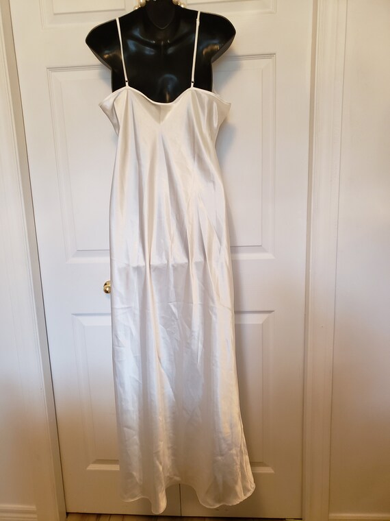 White Sheer/Satin Nightgown SET - image 10