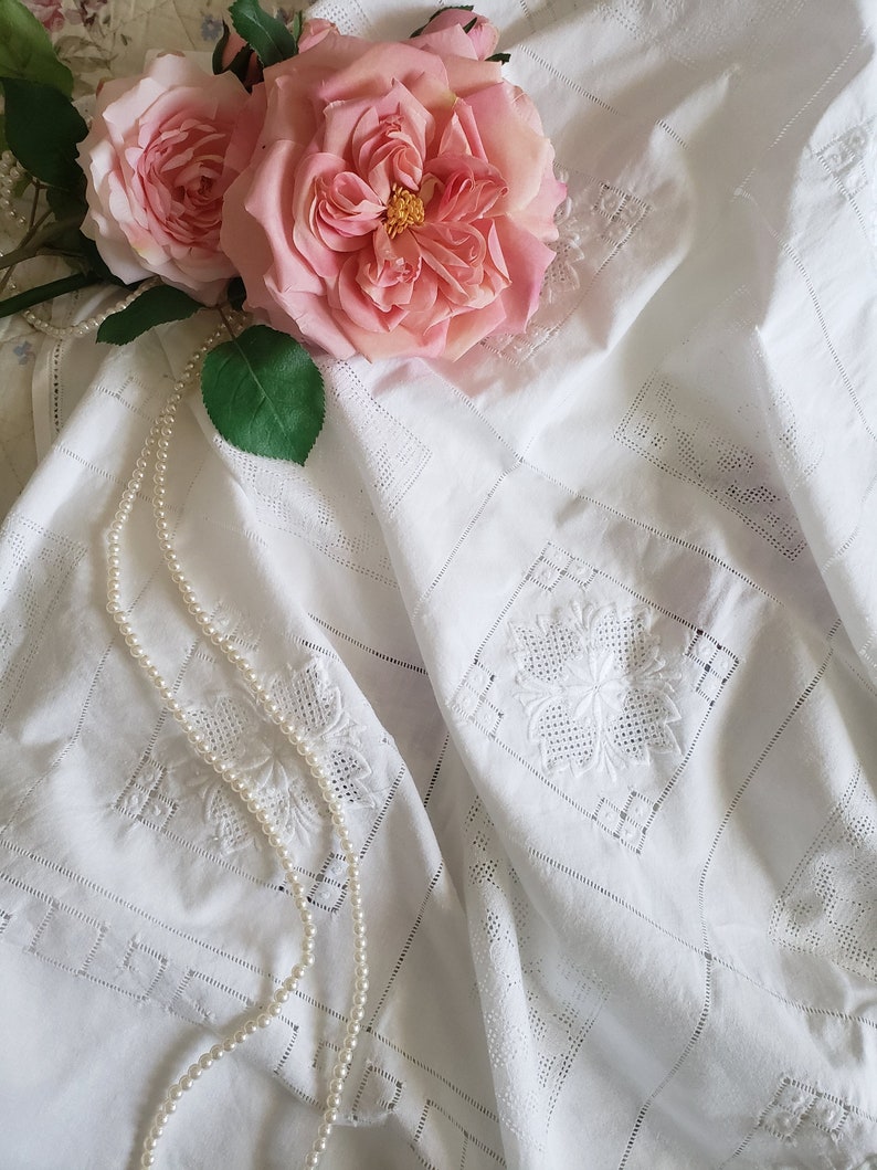 TABLECLOTH.. White Linen Pulled Thread Embroidery - Etsy