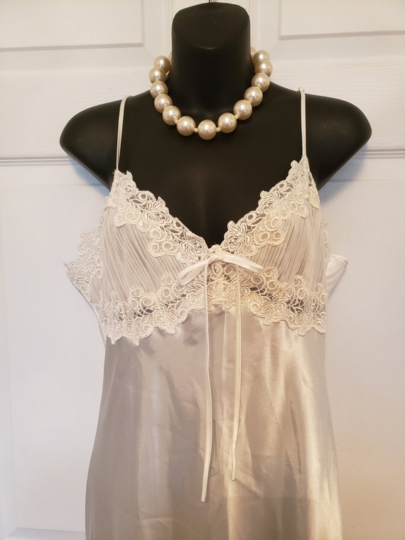 White Sheer/Satin Nightgown SET - image 8