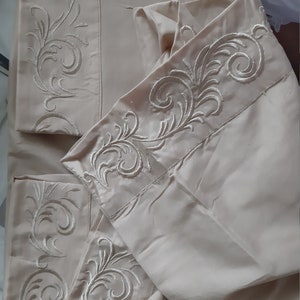 Juego de Sábanas Doble BORDADO EN RELIEVE