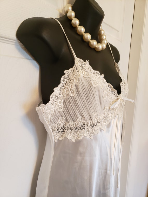 White Sheer/Satin Nightgown SET - image 9