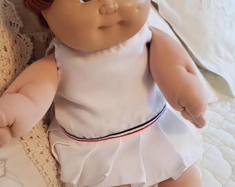 Lalka Cabbage Patch o brązowych włosach i brązowych oczach