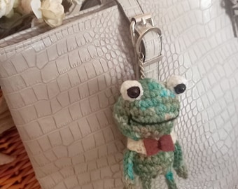 Crochet frog handbag charm, mini frog bag friend, toad, handmade frog, handbag accessory, stocking filler, handmade christmas gift