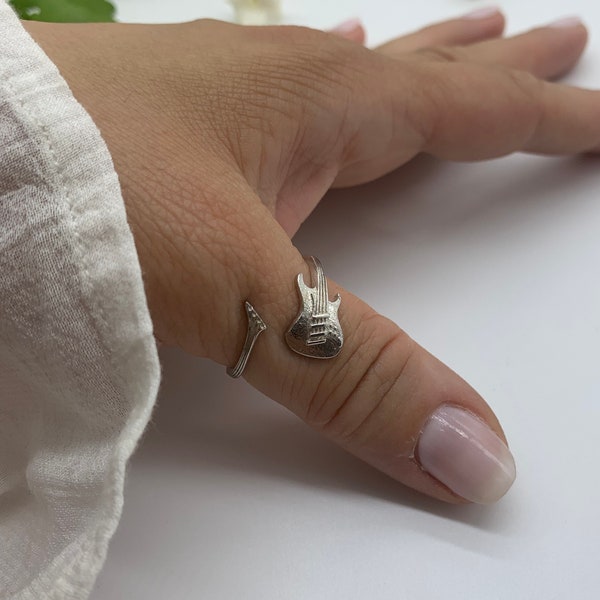 Thumb Adjustable Silver Guitar Ring - Guitar Jewelry - Music Ring - Music Lovers -Mothers Day Gift Jewelry - Music Gift Ring