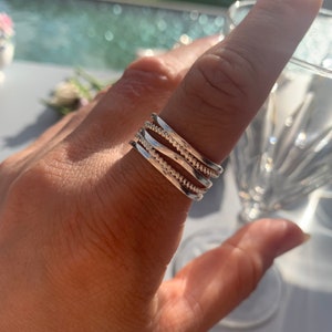 Grov silverfärgad tumme med flera lager, elegant öppen justerbar ring - vävd lagerbandsring, mors dag-present till henne - presentsmycken för kvinna