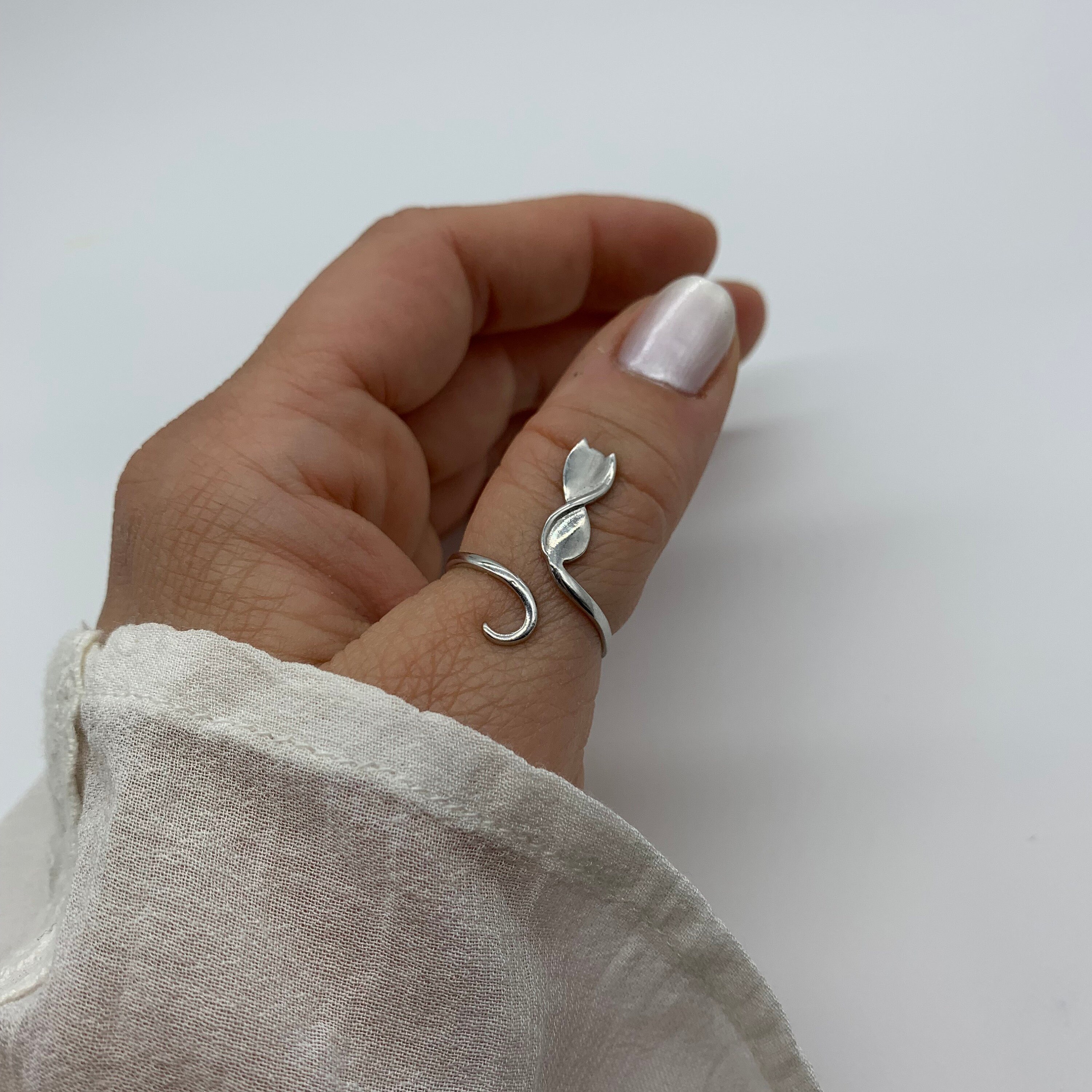 Simple Opening Adjustable Finger Knitting Crochet Guide Finger Ring Ladies  Affection Ring Crochet Clip For Mom