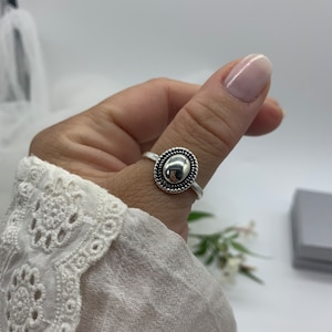 チャンキーシルバーリング - ビーズリング - 女性用ジュエリー - プレゼント - 彼女へのギフト - 繊細なリング - 親指サイズ調整可能リング - オープンボヘミアンリング - 母の日ギフト