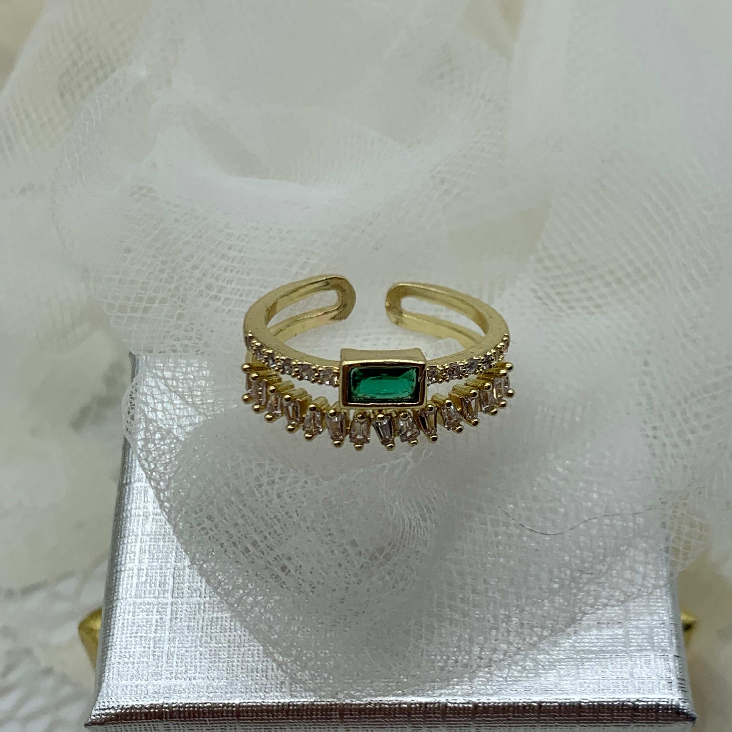 14kGold Round Peridot Engagement Ring Set Leaf Floral Wedding Ring For Women Custom Moissanite Promise Ring Nature Inspired Anniversary Ring