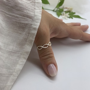 Bague signe de l'infini du pouce Bague éternelle en argent réglable Bague de promesse Bague meilleure amie Cadeaux pour la fête des Mères pour elle Bijoux pour femme image 1