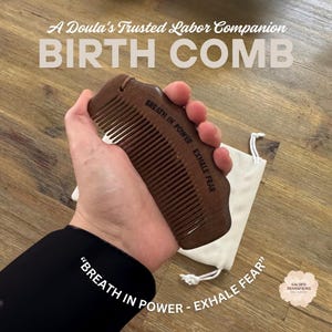 Doula&#39;s Birth Comb: Acupressure Labor Pain Relief with Wrist Sling