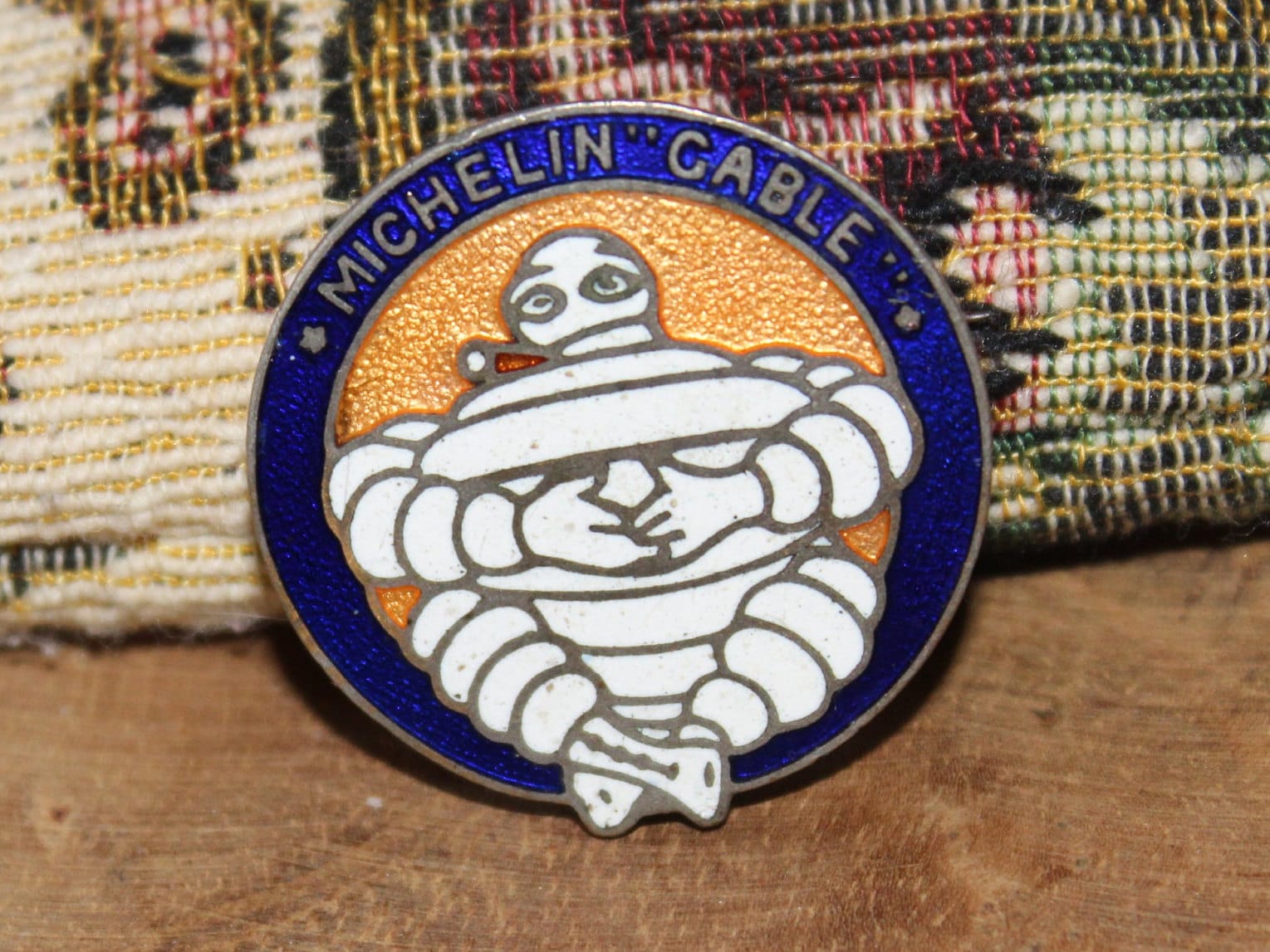 MICHELIN Bibendum Lucky Racing MOTORSPORT Écusson Patch en fer brodé sur  accessoire Souvenir Applique : : Cuisine et Maison