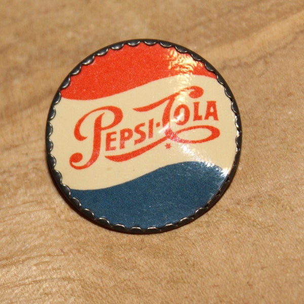 Vintage PEPSI COLA pin badge brooch Advertising Logo Bottle Cap 1960s