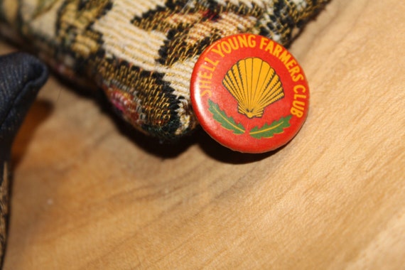 1960's Shell young farmers club brooch - vintage … - image 5