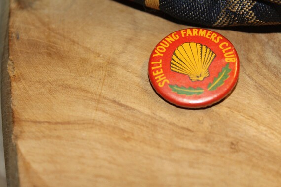 1960's Shell young farmers club brooch - vintage … - image 6