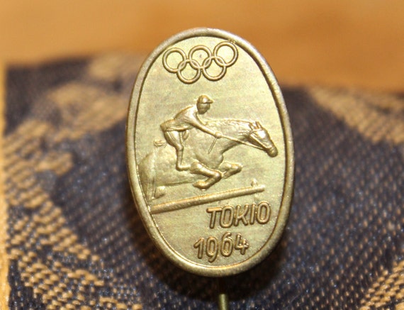 Tokio 1964 olympische speld - olympisch paardrijden hippisch springembleem
