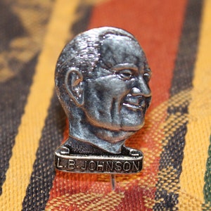 Vintage Lyndon B johnson pin political badge - American politics memorabilia 1960&#39;s