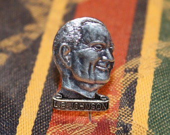 Vintage Lyndon B johnson pin political badge - American politics memorabilia 1960's