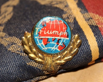 Triumph car pin badge - auromotive 1950's