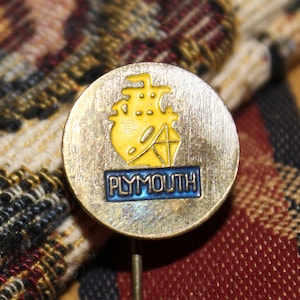 Vintage plymouth motor company pin badge - automotive American car 1960&#39;s