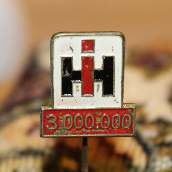 Very rare international harvester 3.000.000 KM badge 1960's