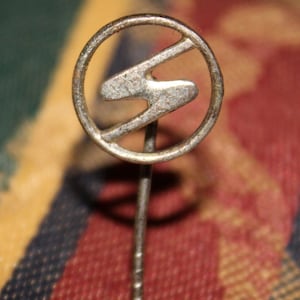 Vintage Trabant automotive pin badge - DDR German car motor automobilia CA 1960