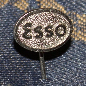 Vintage esso petroliana hat pin - silver Esso logo -  lapel badge - fuel pump gas station