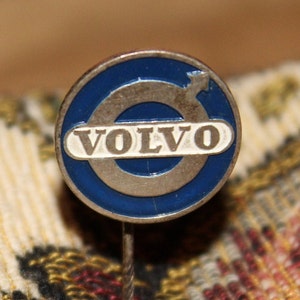 vintage VOLVO car pin - automotive advertising badge from the 1960&#39;s
