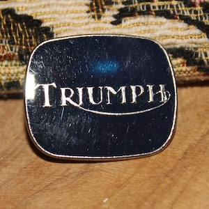 Pin de motocicleta Triumph vintage: insignia publicitaria de motor esmaltada