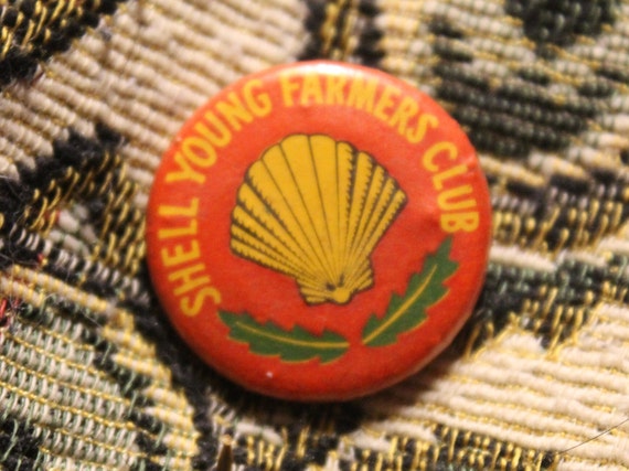 1960's Shell young farmers club brooch - vintage … - image 1