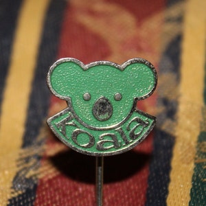 vintage Koala animal pin - wildlife badge