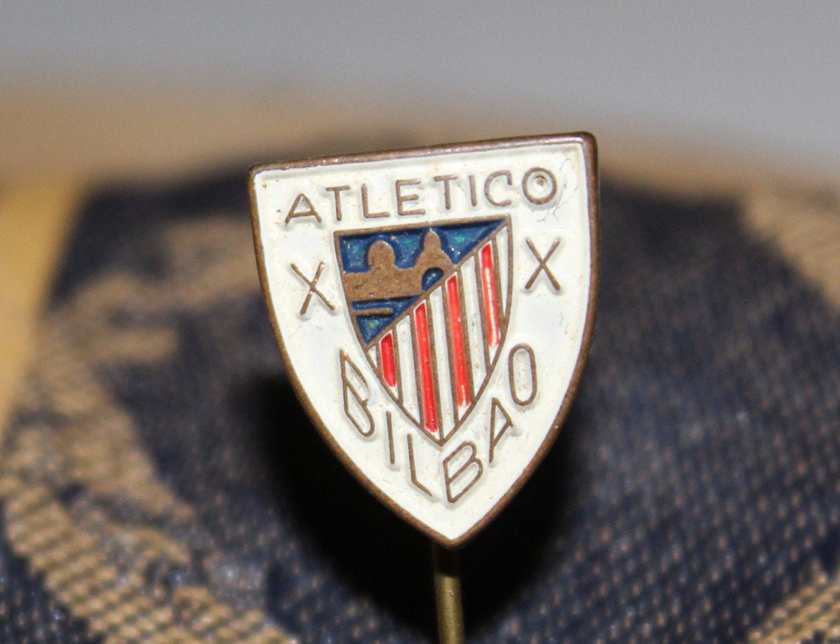 Rare Vintage pin badge ARGENTINA CLUB ATLETICO PLATENSE FOOTBALL CLUB CAP  enamel