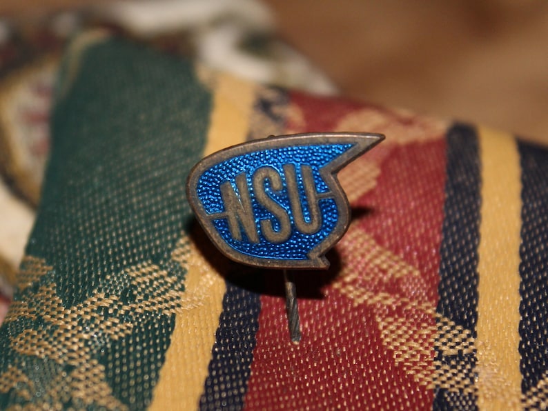 NSU motorenwerke enamel advertising pin german automotive car badge image 3