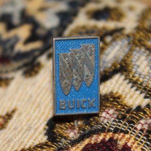 Vintage buick automotive pin - buick car advertising badge CA 1960