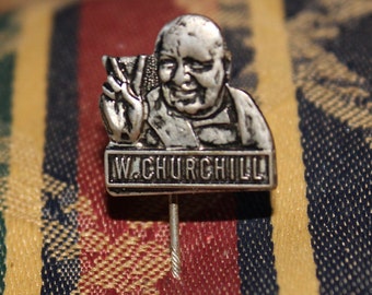 Sir winston churchill peace sign pin - vintage british politics memorabilia 1950's