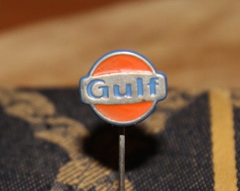 vintage gulf oil pin - petrol advertising badge, fuel pump gas station emblem