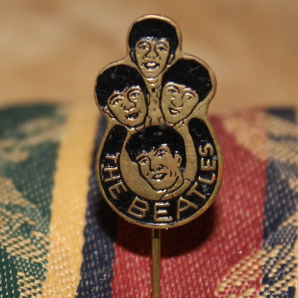 vintage beatles pin badge black - music memorabilia badge emblem from the 1960's