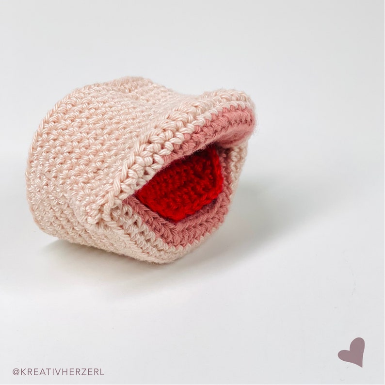 Crocheted mouth model to match the breast/breastfeeding model for midwives, lactation consultants, doulas etc. / teaching aids / lactation / various shapes image 1