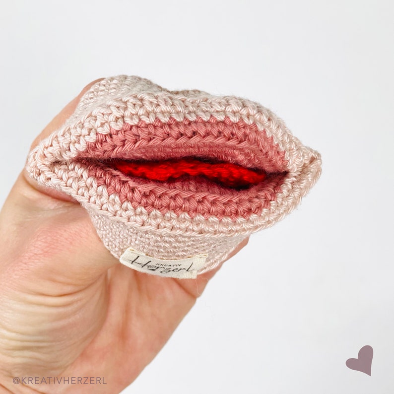 Crocheted mouth model to match the breast/breastfeeding model for midwives, lactation consultants, doulas etc. / teaching aids / lactation / various shapes image 2