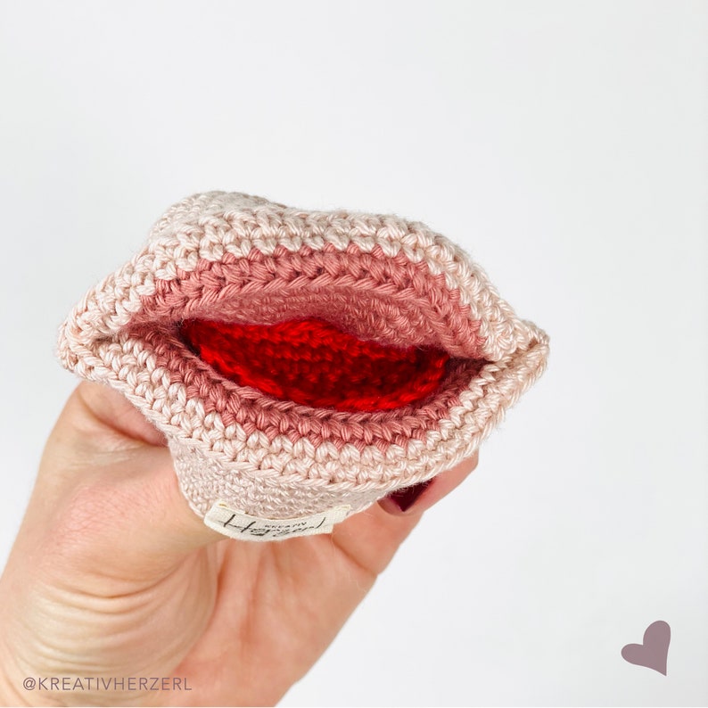 Crocheted mouth model to match the breast/breastfeeding model for midwives, lactation consultants, doulas etc. / teaching aids / lactation / various shapes image 3