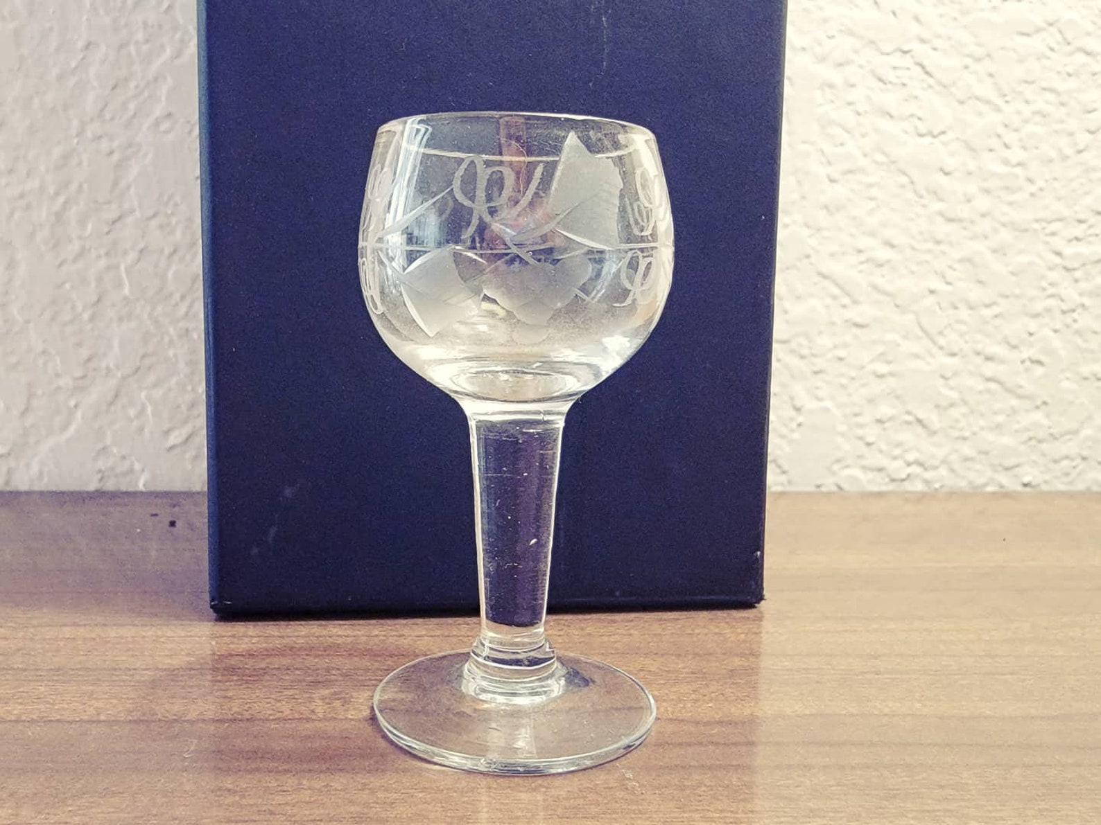 Vintage Etched 2 oz Cordial Glasses Etsy