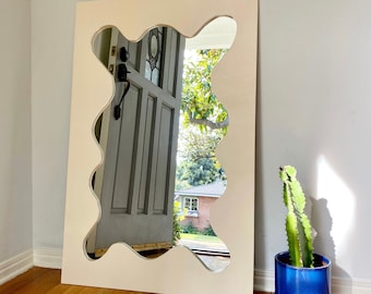 Curvy Medium Mirror with wall mount
