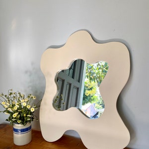 Curvy Mirror With Wall Mount image 2