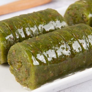 Turkish Pistachio Rolls Baklava